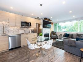 Whistler Village Center - Newly Renovated Condo, hotel in Whistler