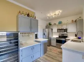 Red Rox Phoenix Condo with Patio about 3 Mi to Airport
