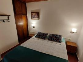 La esquina, hotel a Dos de Mayo