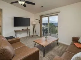 1L Top Floor Moab RedCliff Condo POOL & HOT TUB