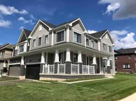 Large 5 Bedroom Newly Built Home Sleeps 12 Persons