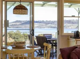 Olive's Cottage and Gardens - WINTER SPECIAL