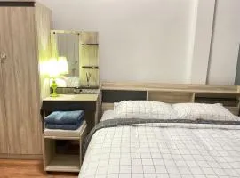 Stay like a local in Modern Townhome