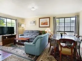 Three Bedroom Sweet Retreat in Coburg