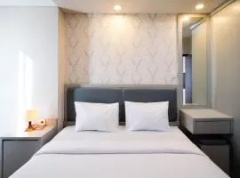 Modern and Cozy 1BR at Grand Sungkono Lagoon Apartment By Travelio