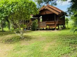 บ้านสวนแค้มป์ปิ้ง ท้ายเขื่อน วังน้ำเขียว