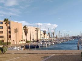 T2 au LAMPARO, hotel in Leucate-Plage