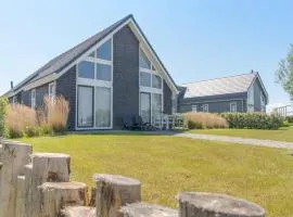 Ruim en licht, comfortabel en stijlvol ingericht huis met uitzicht op het meer 16