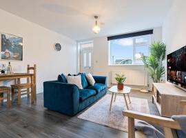 Stylish Apartment - Parking - Smart TV & Netflix 3MH、Old Hillのホテル