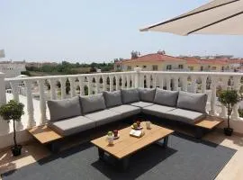 Nissi Retreat - Walk to Nissi beach!