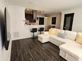The Perfect Home in Culver City Palms Patio and Parking
