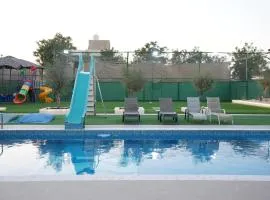 1001 nights , Wild farm Football, Jacuzzi, BBQ Sharjah