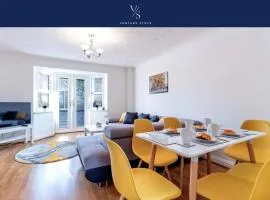 Spacious, 3 Bedroom, 3 Bath - Contractor house - Private Parking - Sleeps 7