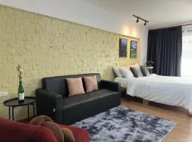 Chiang Mai Charm, Near Nimman