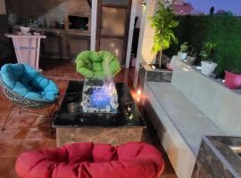 Large two story house, căsuță din El Hamiz