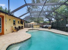 4 Mi to Indian Rocks Beach Pet-Friendly Escape!, hotel in Largo