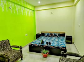 2 BHK & Balcony Nature's Theme Apartment Homestay, hotel v destinaci Prayagraj