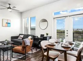 Luxurious New Unit 1Bd1Ba Pool Golf Sim