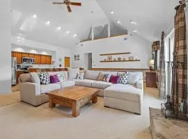 Stratton's Crown Point Mountain Views, Top Floor newlly furnished