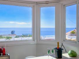 Horizonte 22 Sea view relax in luxury, hotel en Los Cristianos