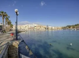 Seaview,beautiful 3br Apt 2