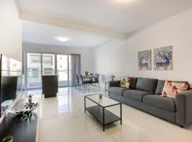 Beautiful Modern Central 2BR Apt