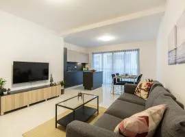 Beautiful Modern Central 2br Apt