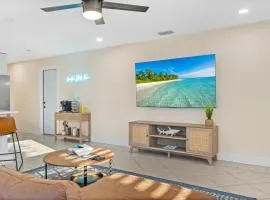 The Shark Tank Cocoa Beach - Beach Boho, Downtown, 5-Min Walk to Beach, Shops & Bars