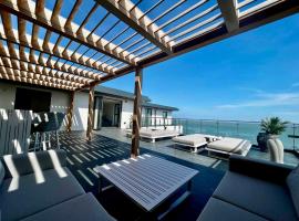 Ramsgate Stunning Penthouse With SeaViews And Free Parking, hotel in Ramsgate