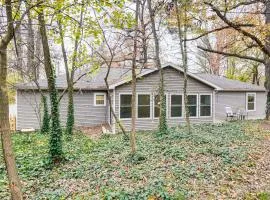 1 Mi to Dtwn Newburgh Quiet Home with Yard!