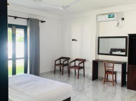 Serene Villa, hotel in Hikkaduwa