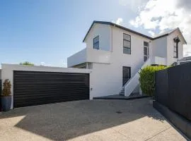 Guest House on Grove - short walk to Nelson city centre