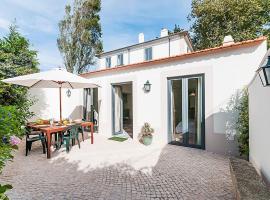 Vila Santa Maria - Cosy Guest House, cabin in Sintra
