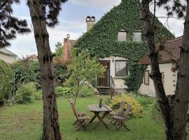 Gartenapartment Storchenblick, παραλιακή κατοικία σε Weiden am See