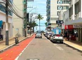 200 metros da Praia Central na Avenida Brasil próximo à Roda Gigante e Shopping Atlântico