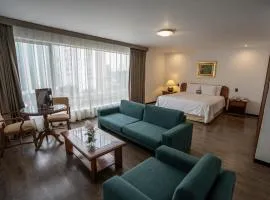 LUOXO Hotel