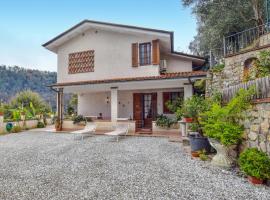 3 Bedroom Gorgeous Home In Camaiore, hotel in Camaiore