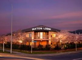 Saxton Lodge