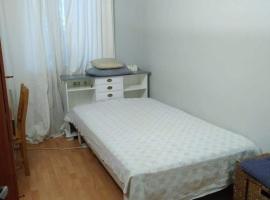 Комната в квартире, 20 минут от центра Осло на общественном транспорте, Privatzimmer in Grorud