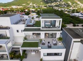 Very luxury Waterfront apartment at Las Brisas, hotel v destinaci Koolbaai