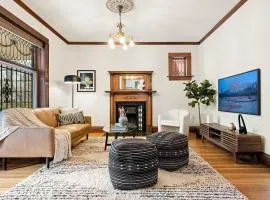 Chic Victorian Manor - Sleeps 12 - Congress Park