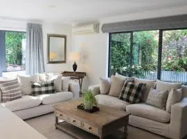Stylish Havelock Retreat with Spa & 5 min walk to Village