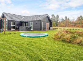 12 person holiday home in Ansager-By Traum, hotel in Ansager