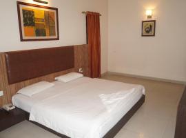 HoTEL CENTER POINT, hotel v destinaci Rudrapur