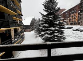 Studio au cœur de la station de Risoul 1850, hotel di Risoul