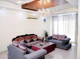 Fortune Home Service Apartment 3Bhk,J-171 Near Max Hospital