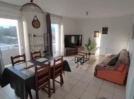 Appartement, entrée autonome, à proximité de la gare