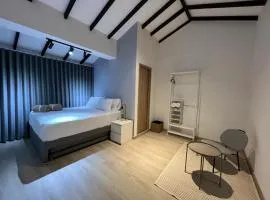 Stylish 5-BR Apartment in Medellín's Trendiest Spot, Walk Everywhere!