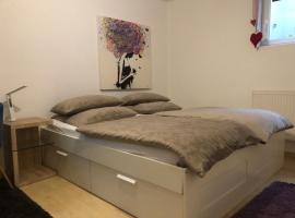 Christine Oparaugo - Privatzimmer mit Bad