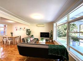 Creekside House, hotel v destinaci Pennant Hills